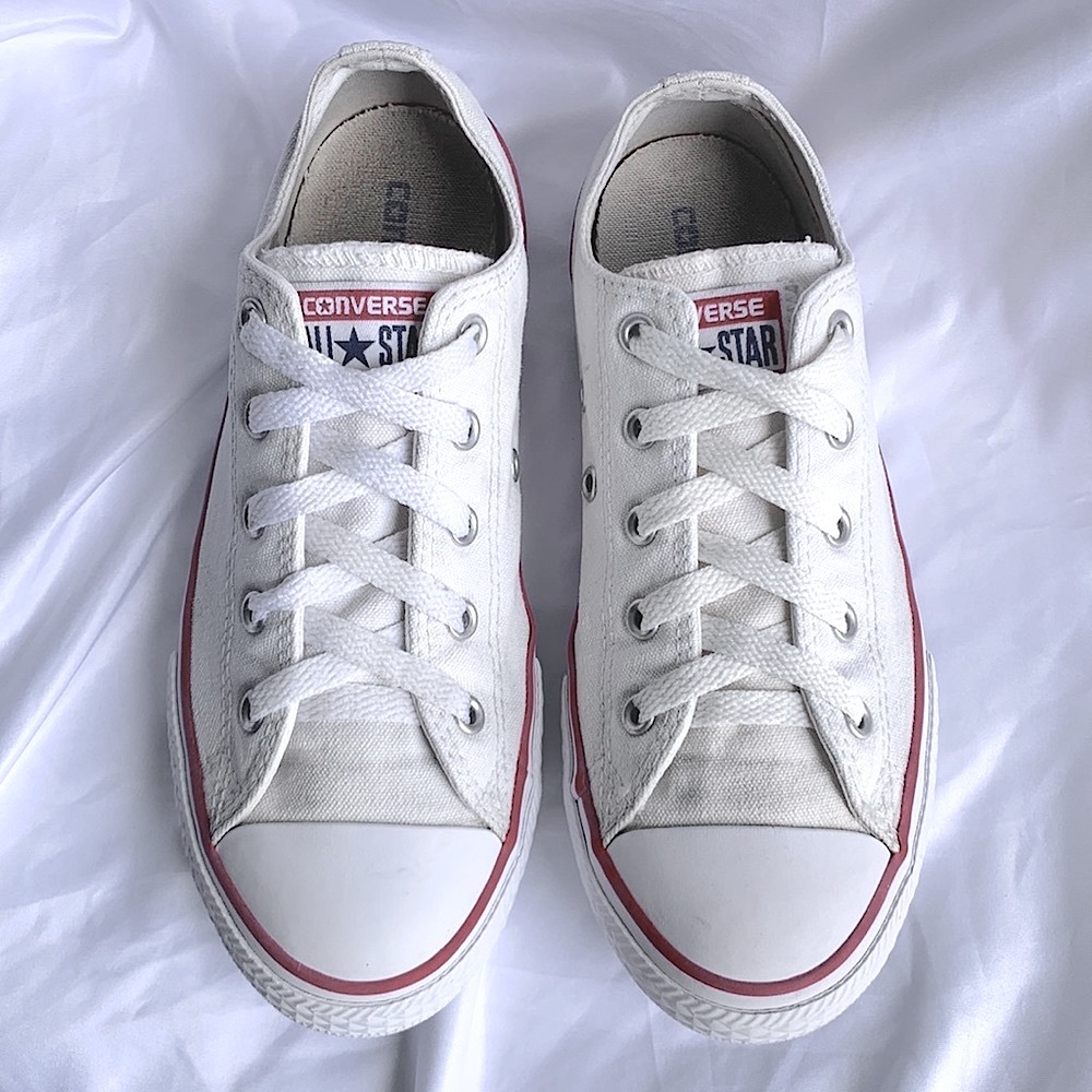 Converse White Chucks